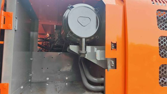 Orange Good condition 19400KG Second-hand Hitachi Excavator Zx200 with 109.6kw power