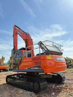 Original Korean Imported Doosan DX300LC Excavator, 30-ton Operating Weight, 0.64-1.75m³ Bucket, 151kW Power